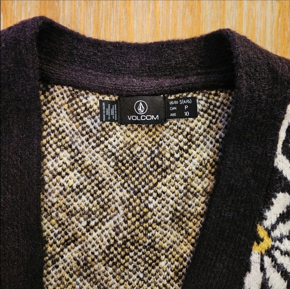Volcom Daisy Cardigan 💛🖤🤍 - Picture 8 of 10